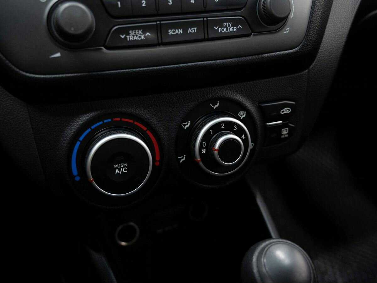 Купить Kia Rio с пробегом. Фото: #18