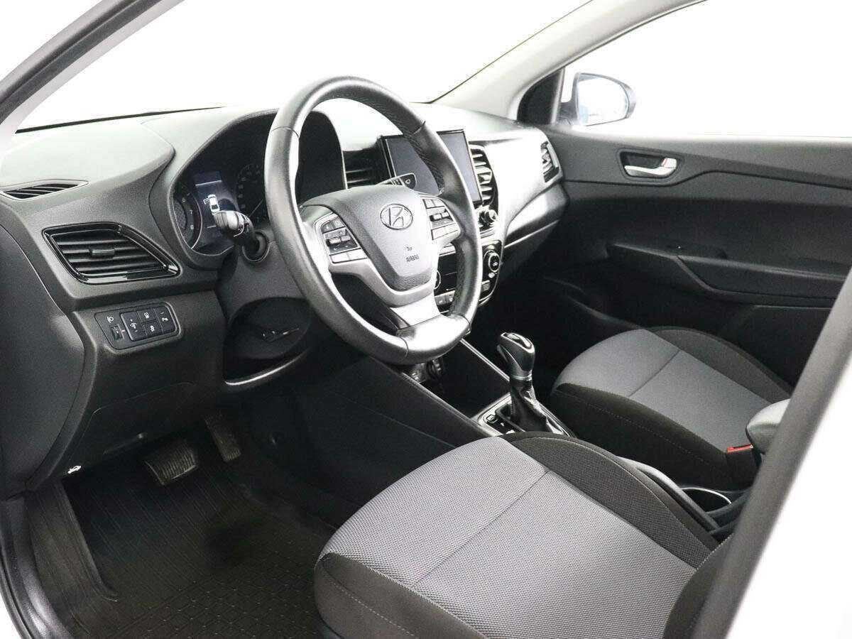 Купить Hyundai Solaris с пробегом. Фото: #6