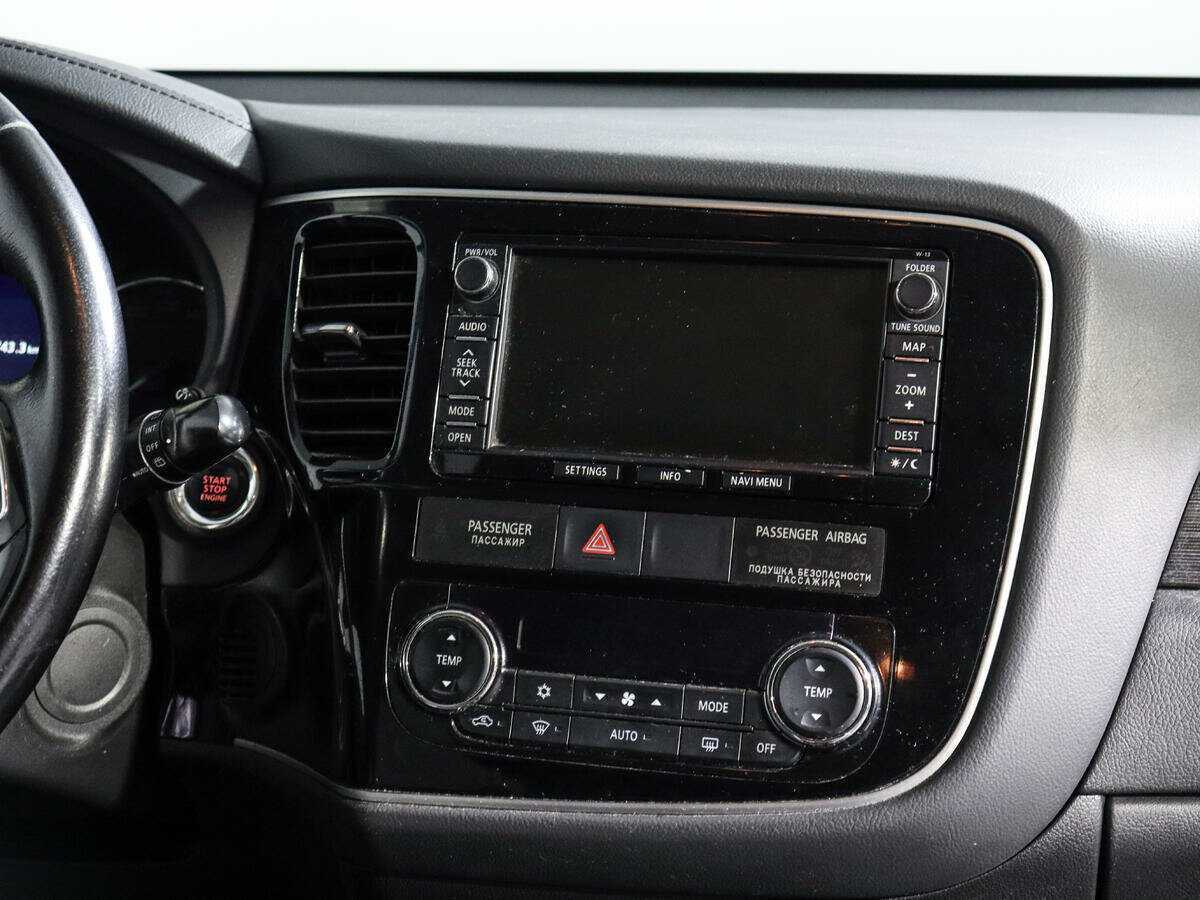 Купить Mitsubishi Outlander с пробегом. Фото: #10