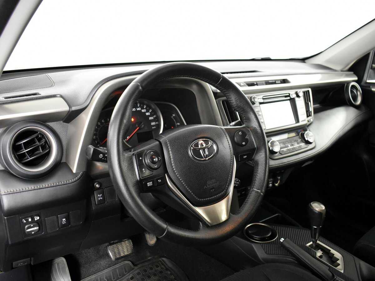 Купить Toyota RAV4 с пробегом. Фото: #9