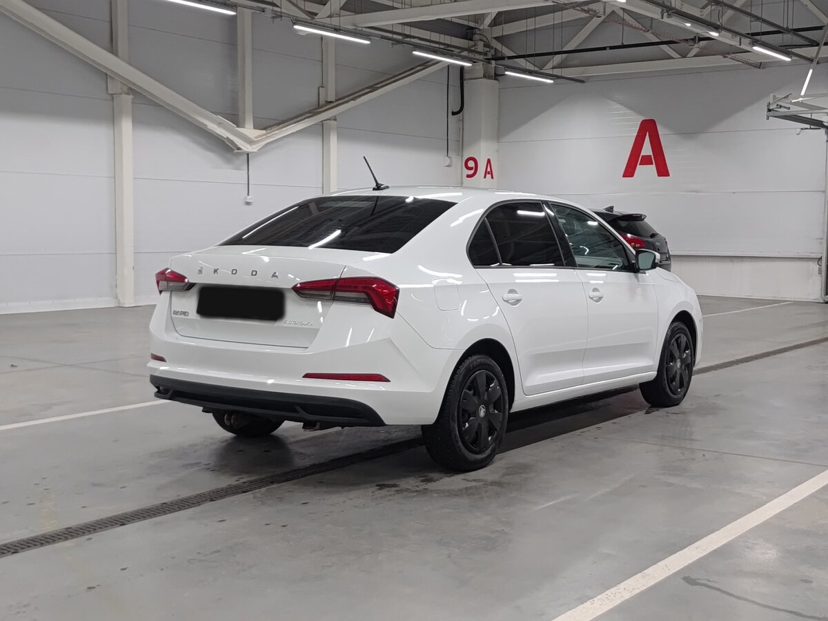 Купить Skoda Rapid с пробегом. Фото: #4