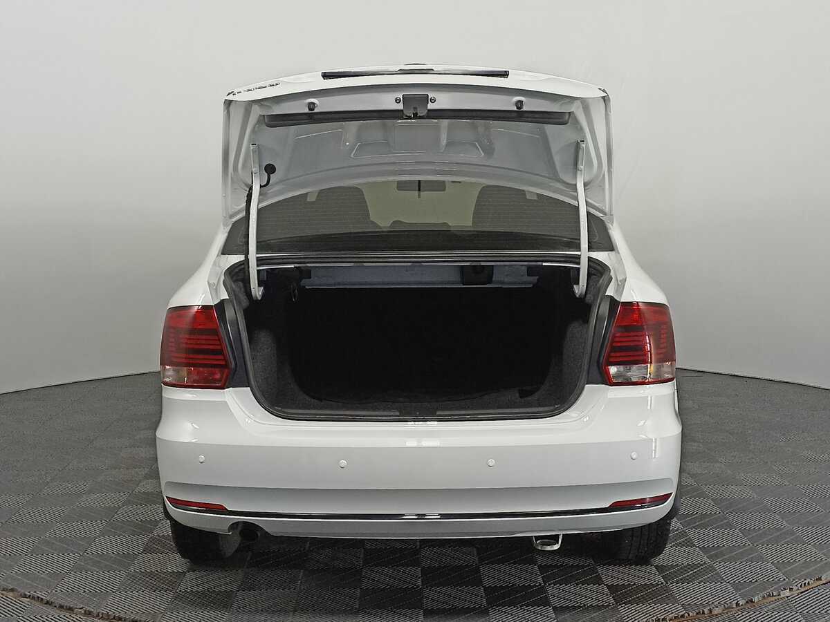 Купить Volkswagen Polo с пробегом. Фото: #9