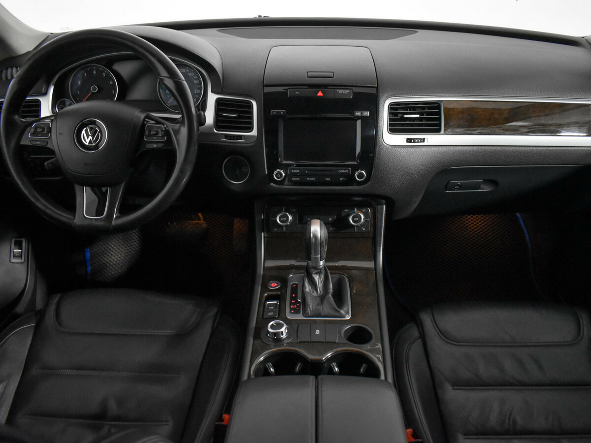 Купить Volkswagen Touareg с пробегом. Фото: #11