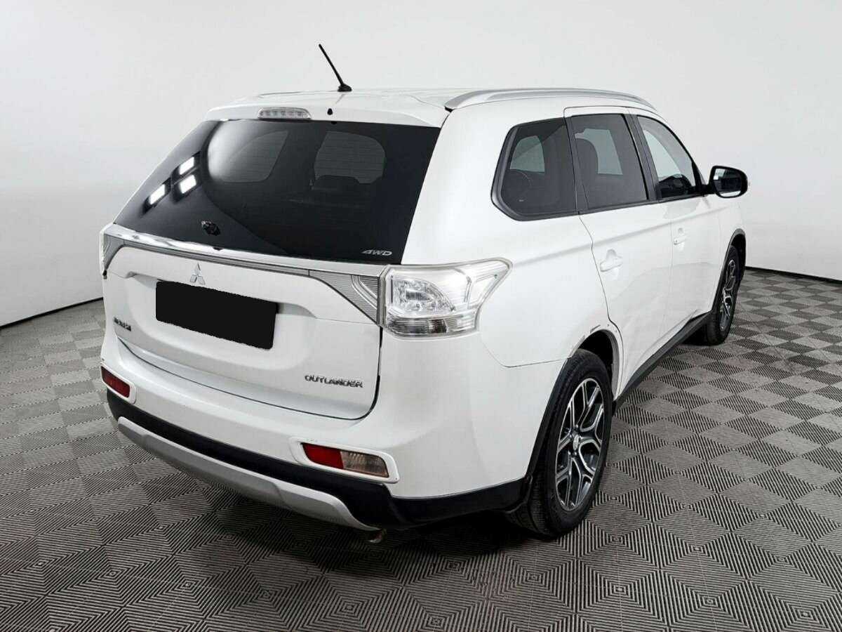 Купить Mitsubishi Outlander с пробегом. Фото: #3