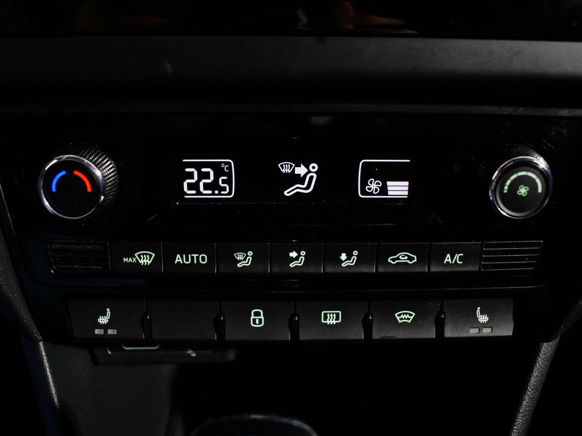 Купить Skoda Rapid с пробегом. Фото: #17