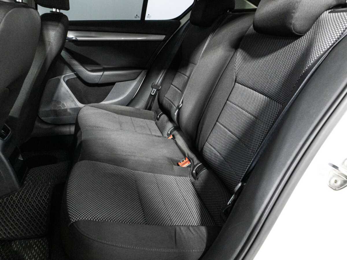 Купить Skoda Octavia с пробегом. Фото: #9
