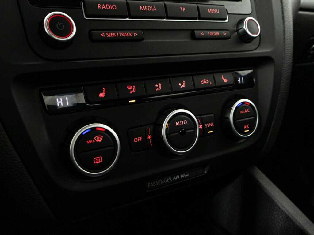 Купить Volkswagen Jetta с пробегом. Фото: #14