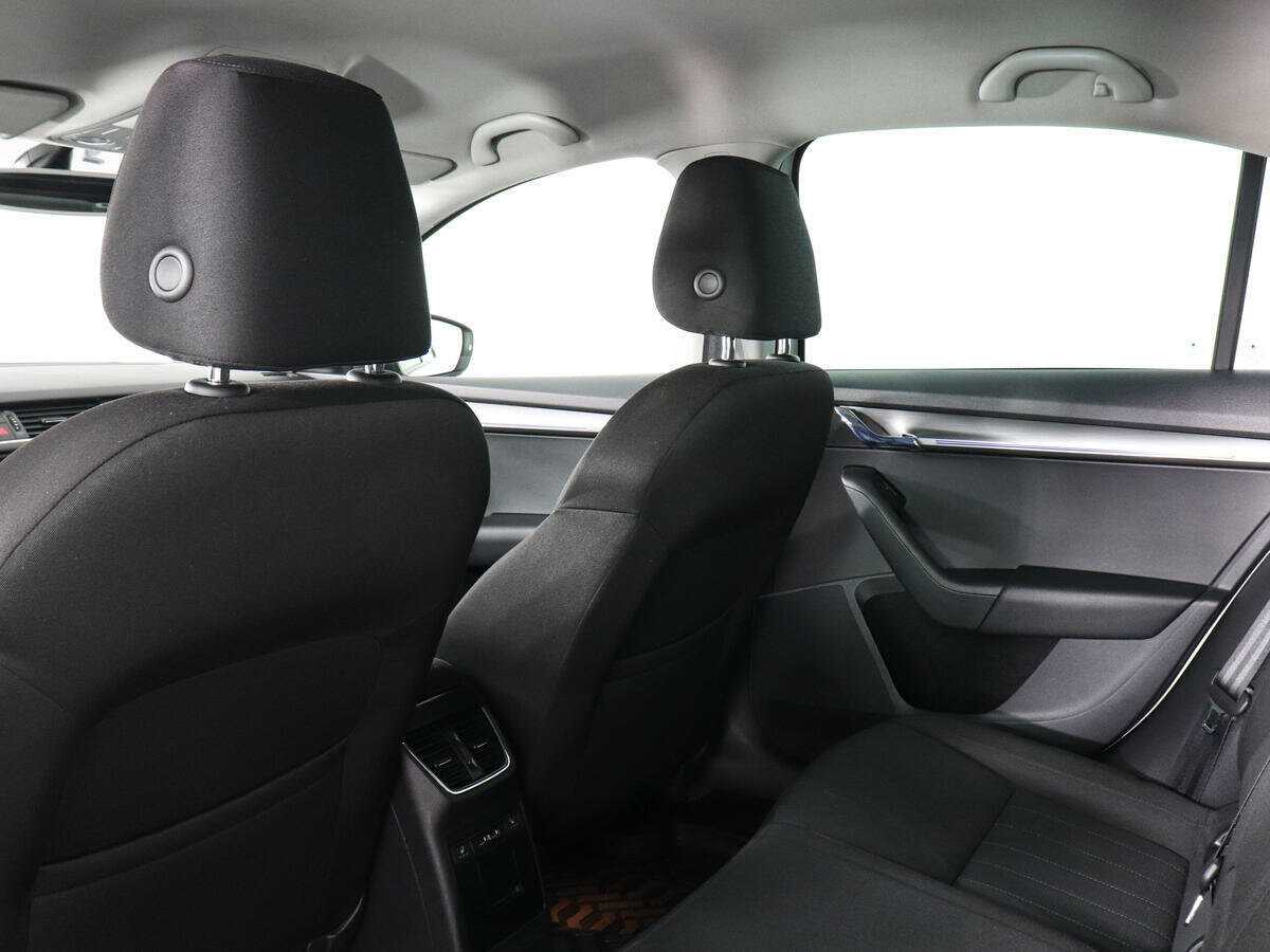 Купить Skoda Octavia с пробегом. Фото: #11