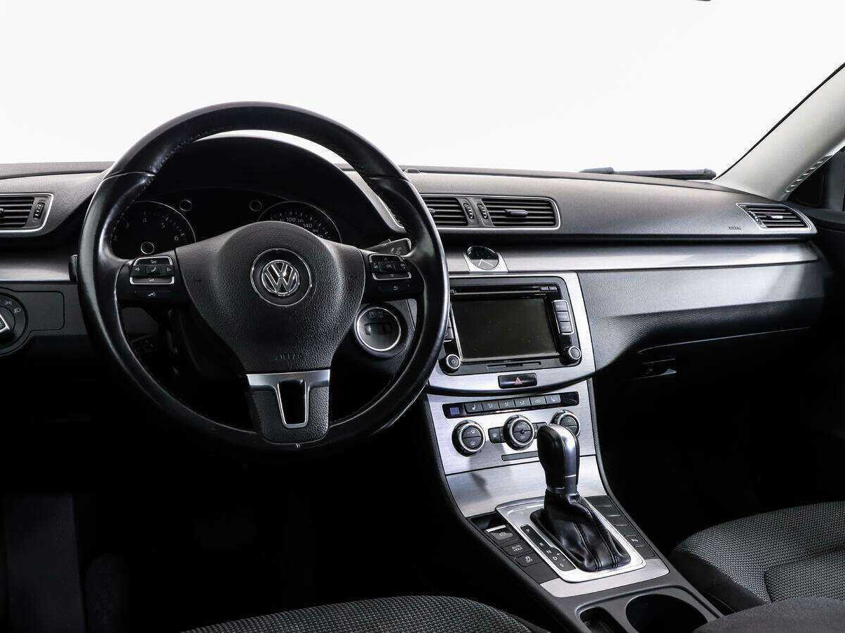 Купить Volkswagen Passat с пробегом. Фото: #9