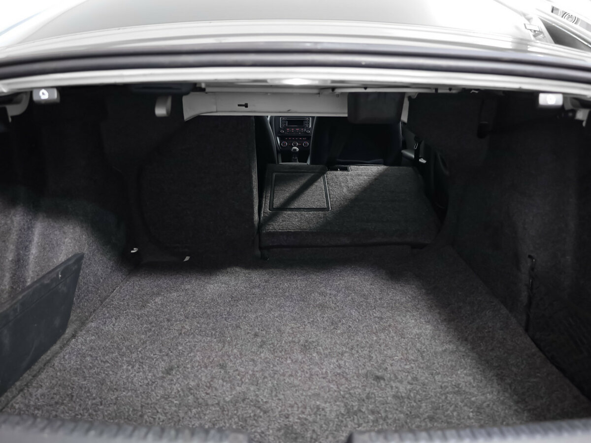 Купить Volkswagen Jetta с пробегом. Фото: #19