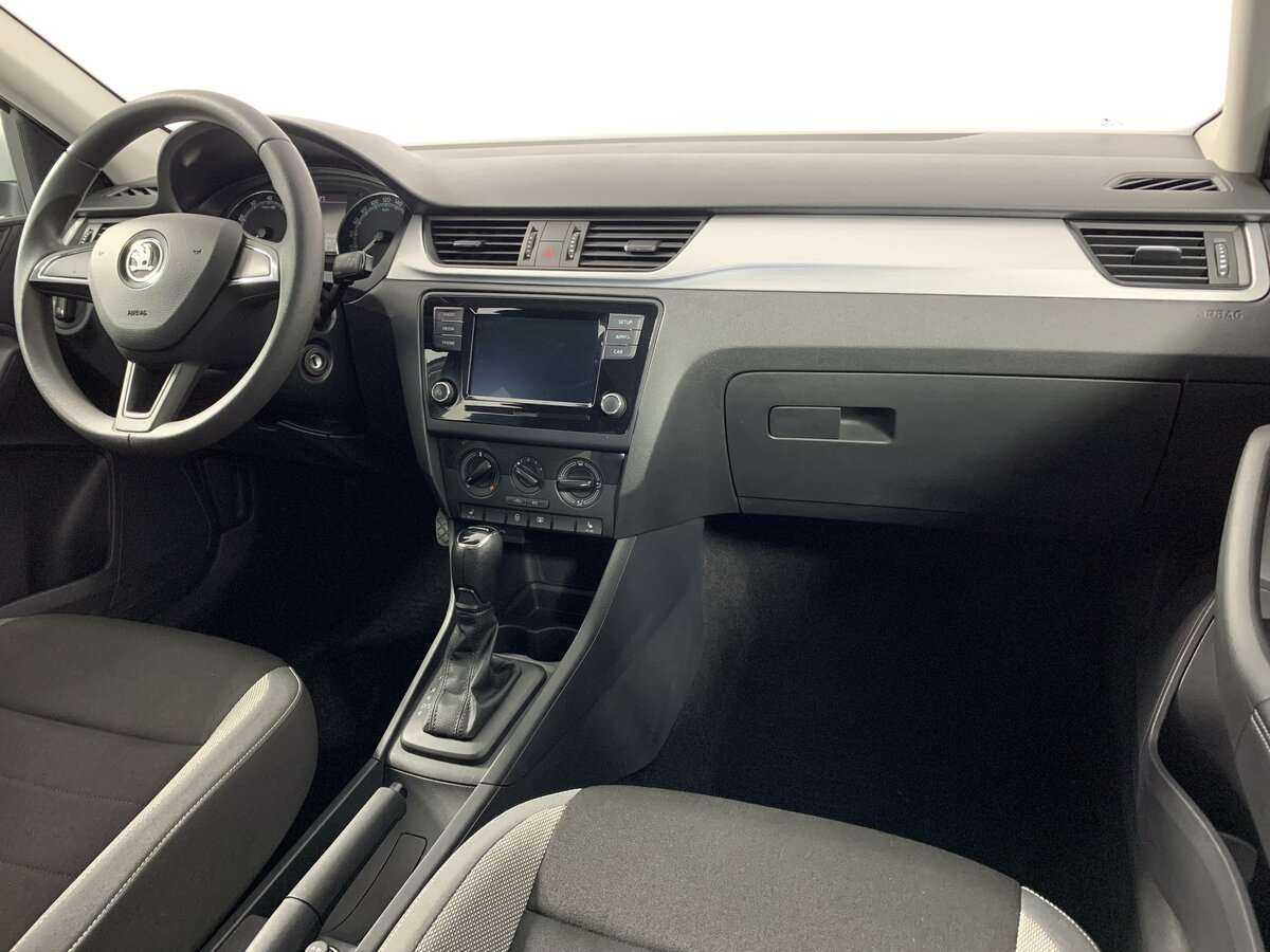 Купить Skoda Rapid с пробегом. Фото: #7