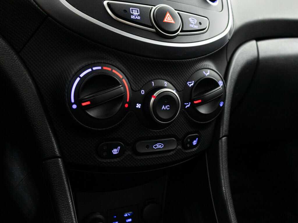 Купить Hyundai Solaris с пробегом. Фото: #15