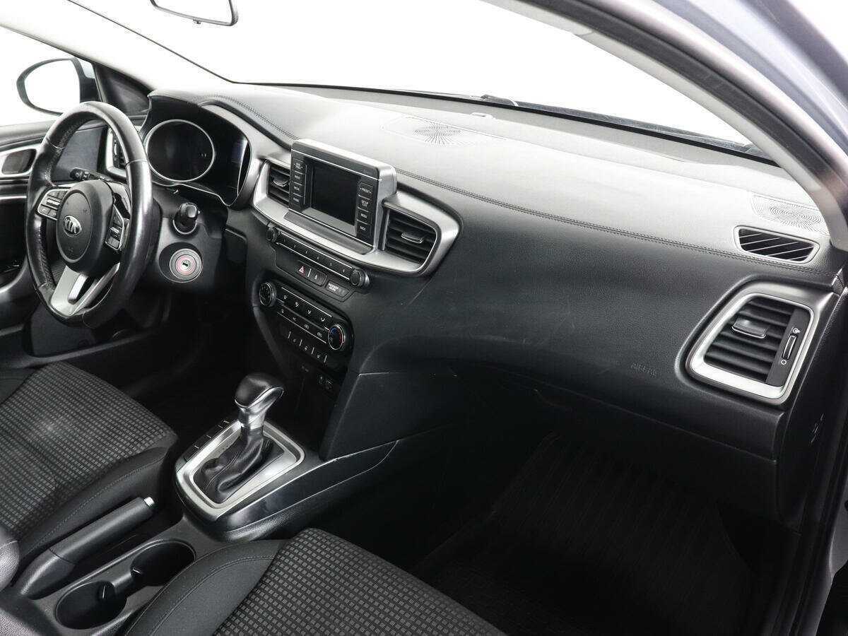 Купить Kia Ceed с пробегом. Фото: #9