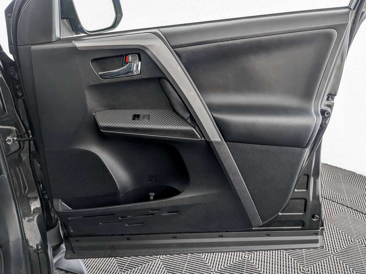 Купить Toyota RAV4 с пробегом. Фото: #18