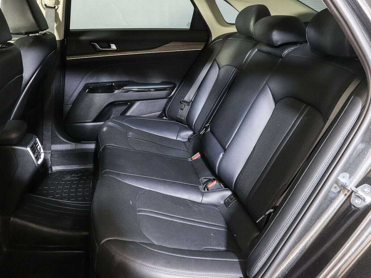 Купить Kia K5 с пробегом. Фото: #9