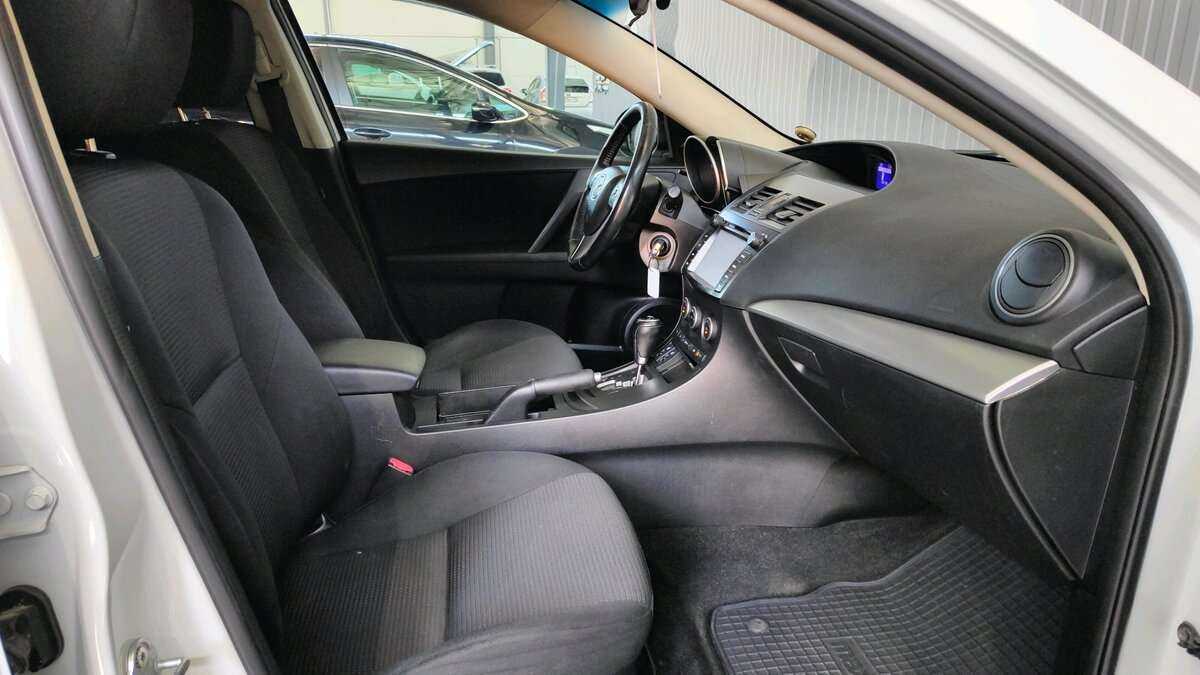 Купить Mazda 3 с пробегом. Фото: #13