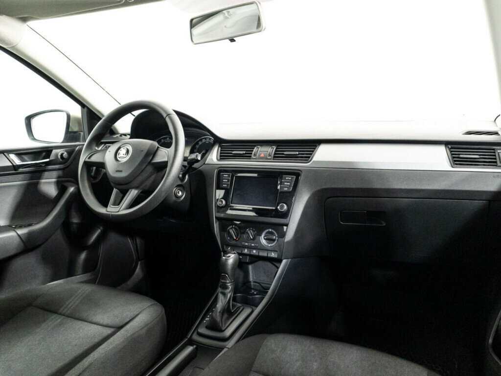 Купить Skoda Rapid с пробегом. Фото: #8