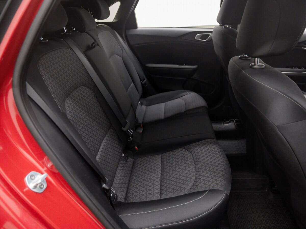 Купить Kia Ceed с пробегом. Фото: #11