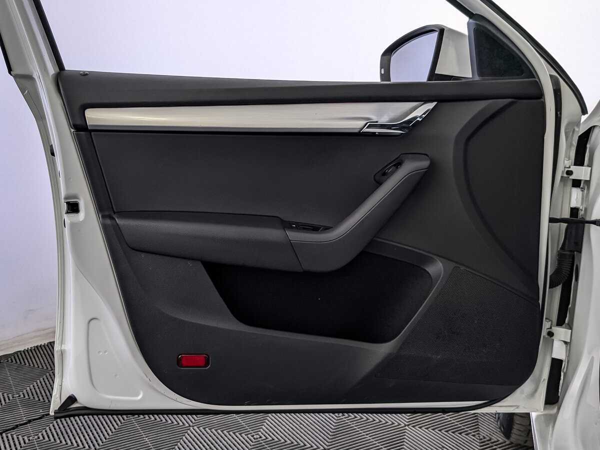 Купить Skoda Octavia с пробегом. Фото: #17