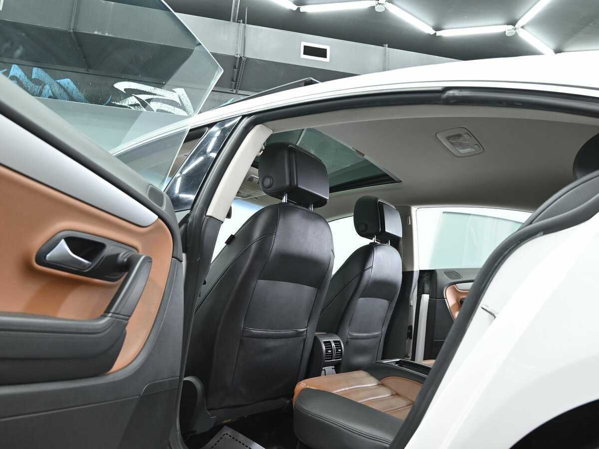 Купить Volkswagen Passat CC с пробегом. Фото: #12