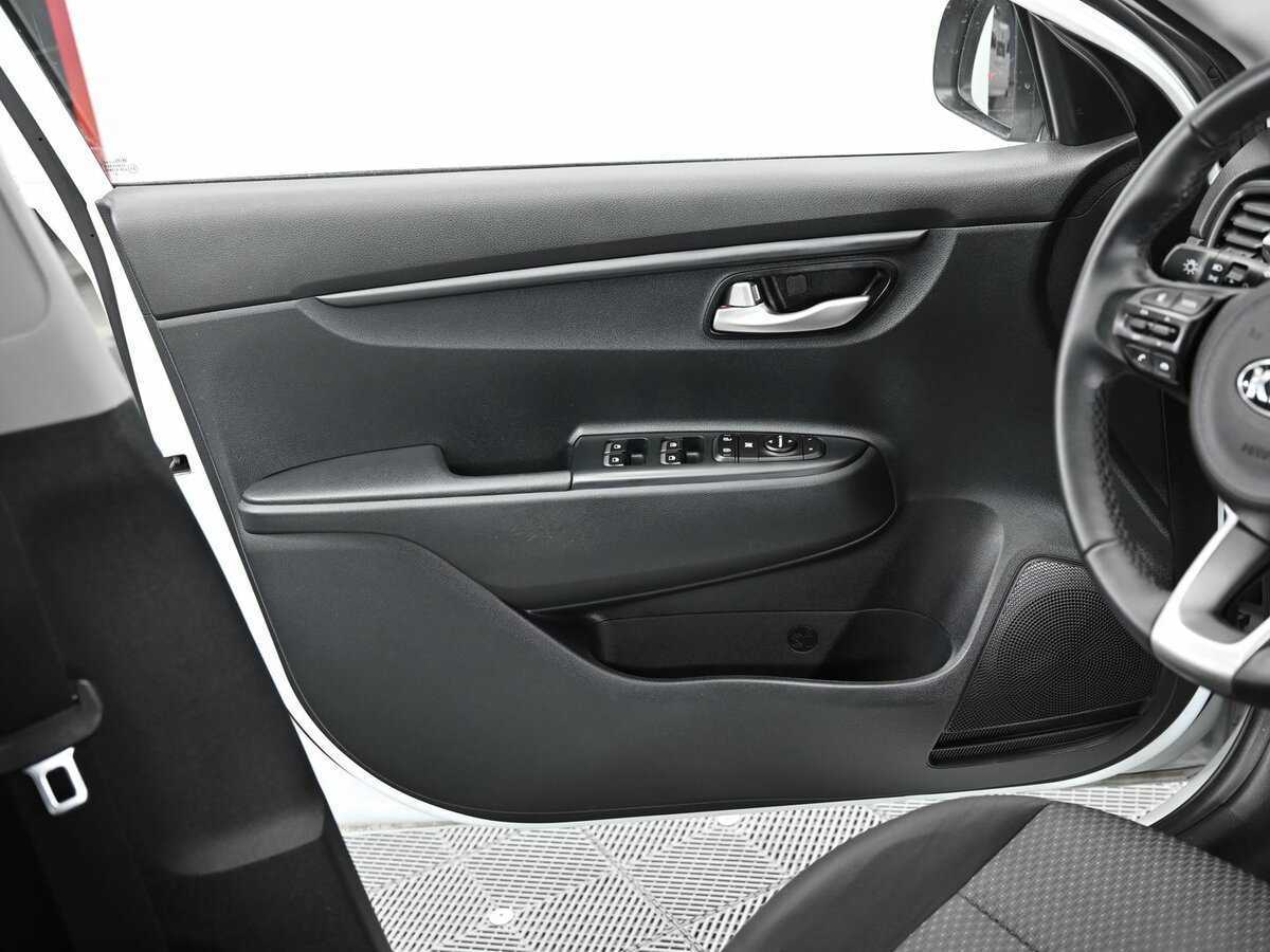 Купить Kia Rio с пробегом. Фото: #5