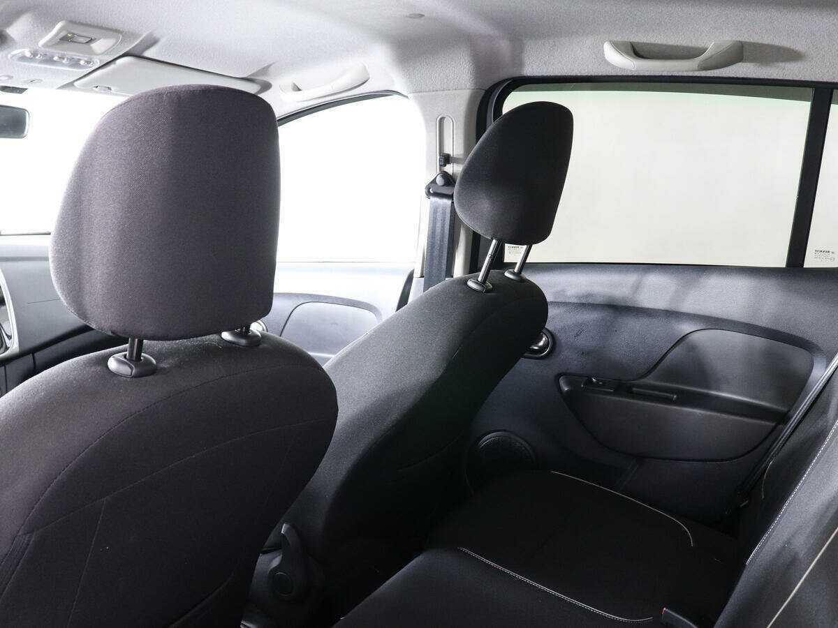 Купить Renault Sandero с пробегом. Фото: #8