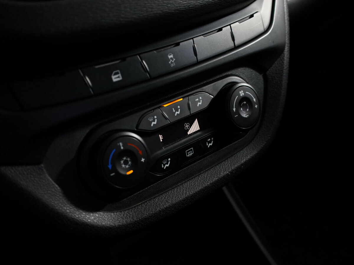 Купить Lada (ВАЗ) Vesta с пробегом. Фото: #12