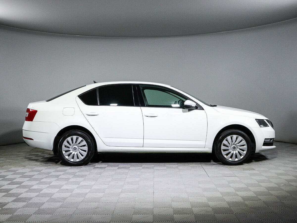 Купить Skoda Octavia с пробегом. Фото: #3