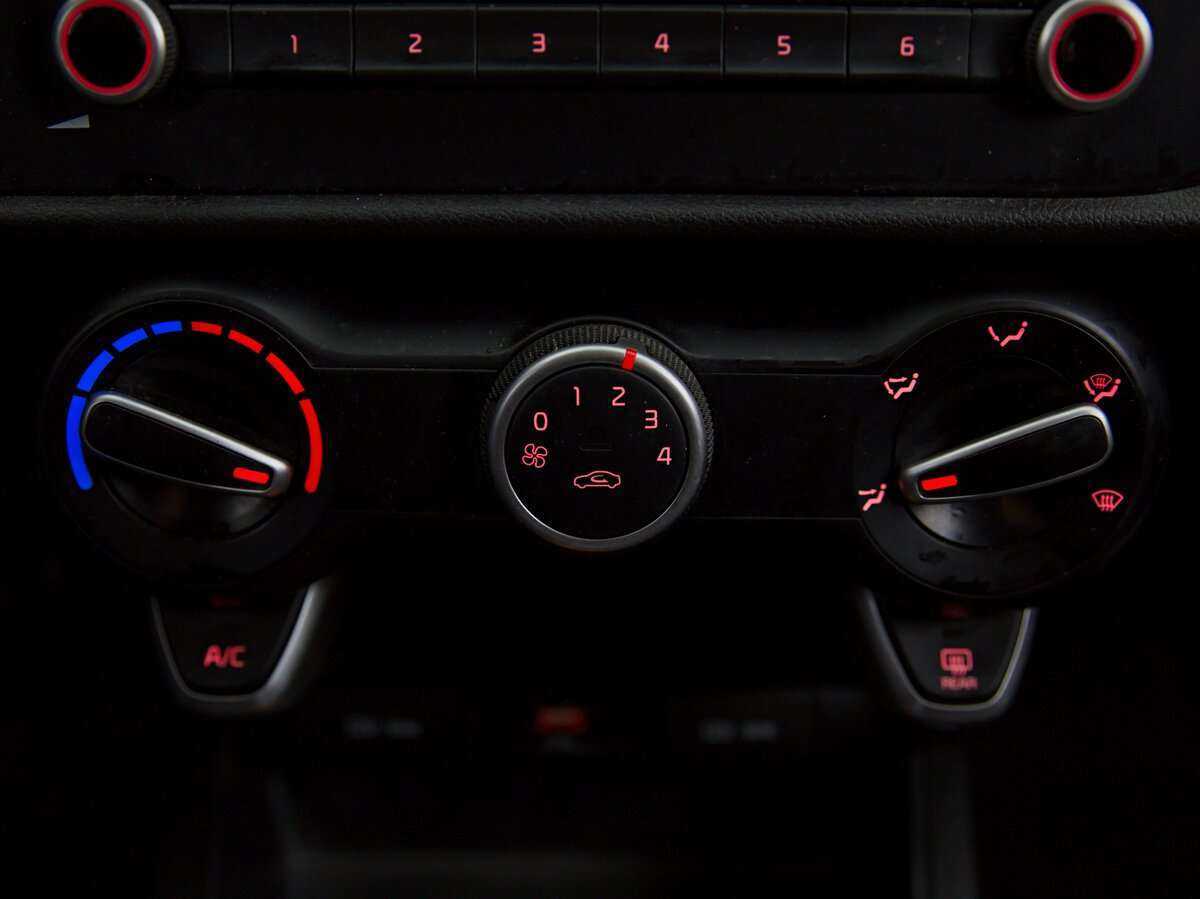 Купить Kia Rio с пробегом. Фото: #7