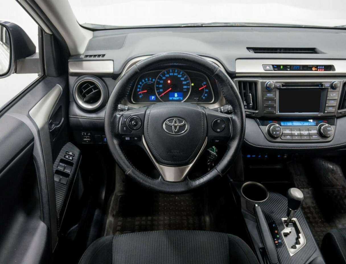 Купить Toyota RAV4 с пробегом. Фото: #10