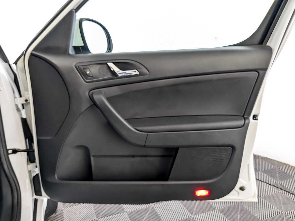 Купить Skoda Yeti с пробегом. Фото: #22