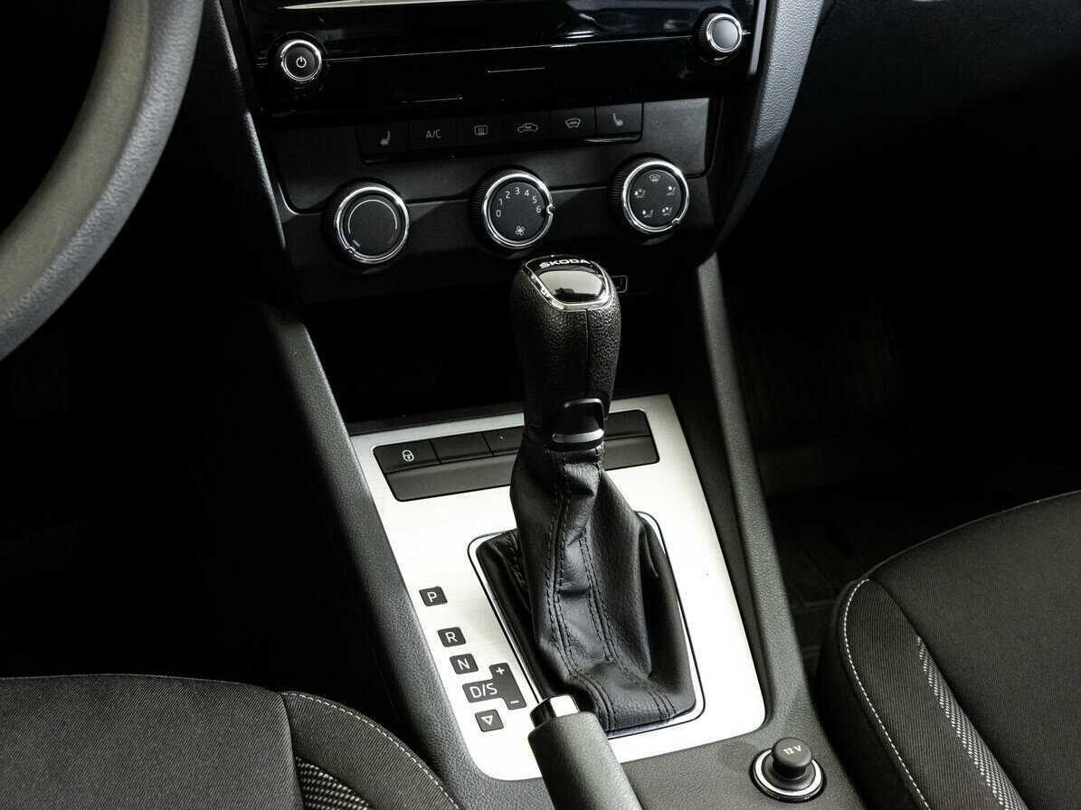 Купить Skoda Octavia с пробегом. Фото: #11