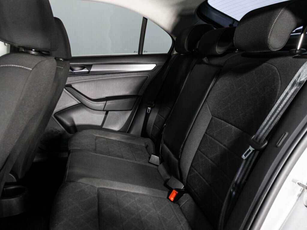 Купить Volkswagen Polo с пробегом. Фото: #9