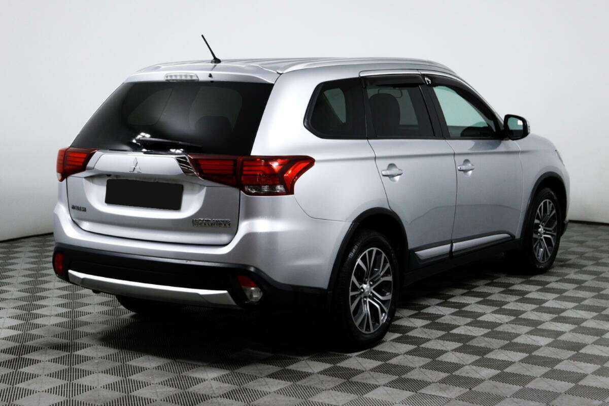 Купить Mitsubishi Outlander с пробегом. Фото: #4