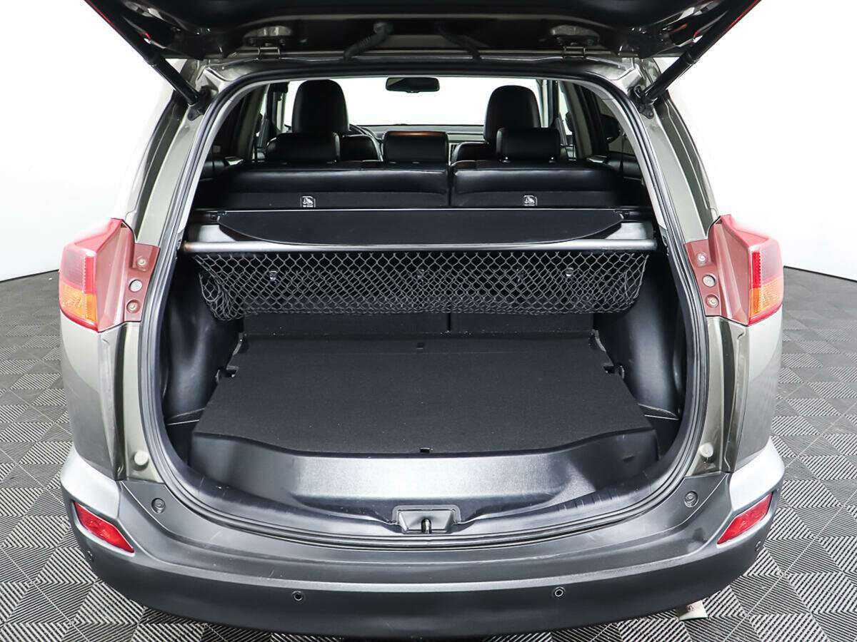 Купить Toyota RAV4 с пробегом. Фото: #7