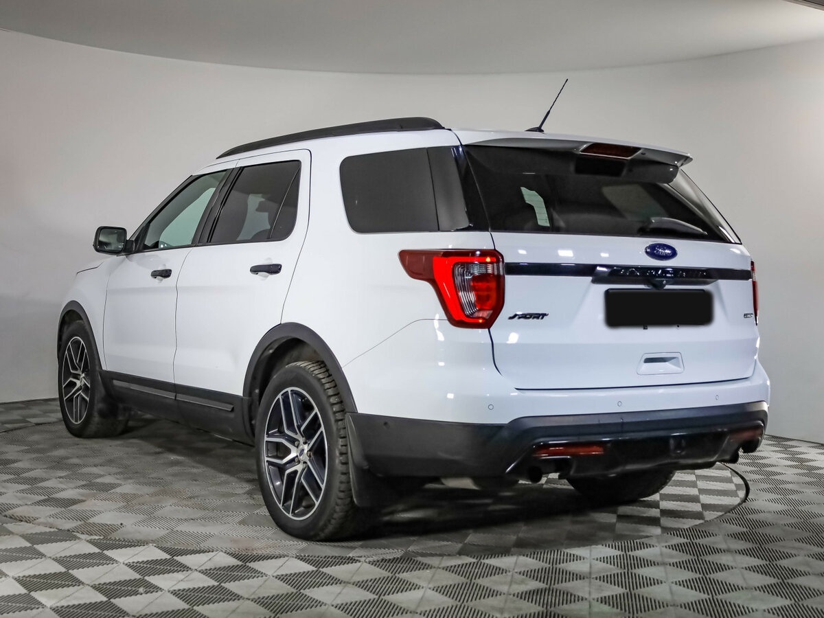 Купить Ford Explorer с пробегом. Фото: #5