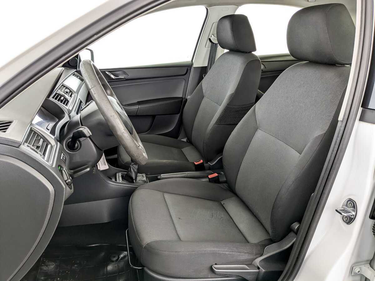 Купить Skoda Rapid с пробегом. Фото: #19