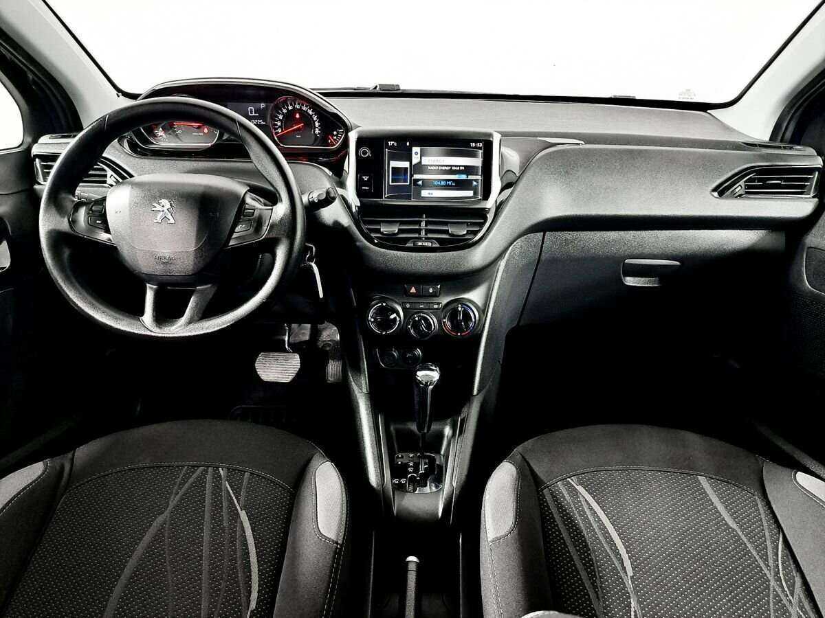 Купить Peugeot 208 с пробегом. Фото: #11