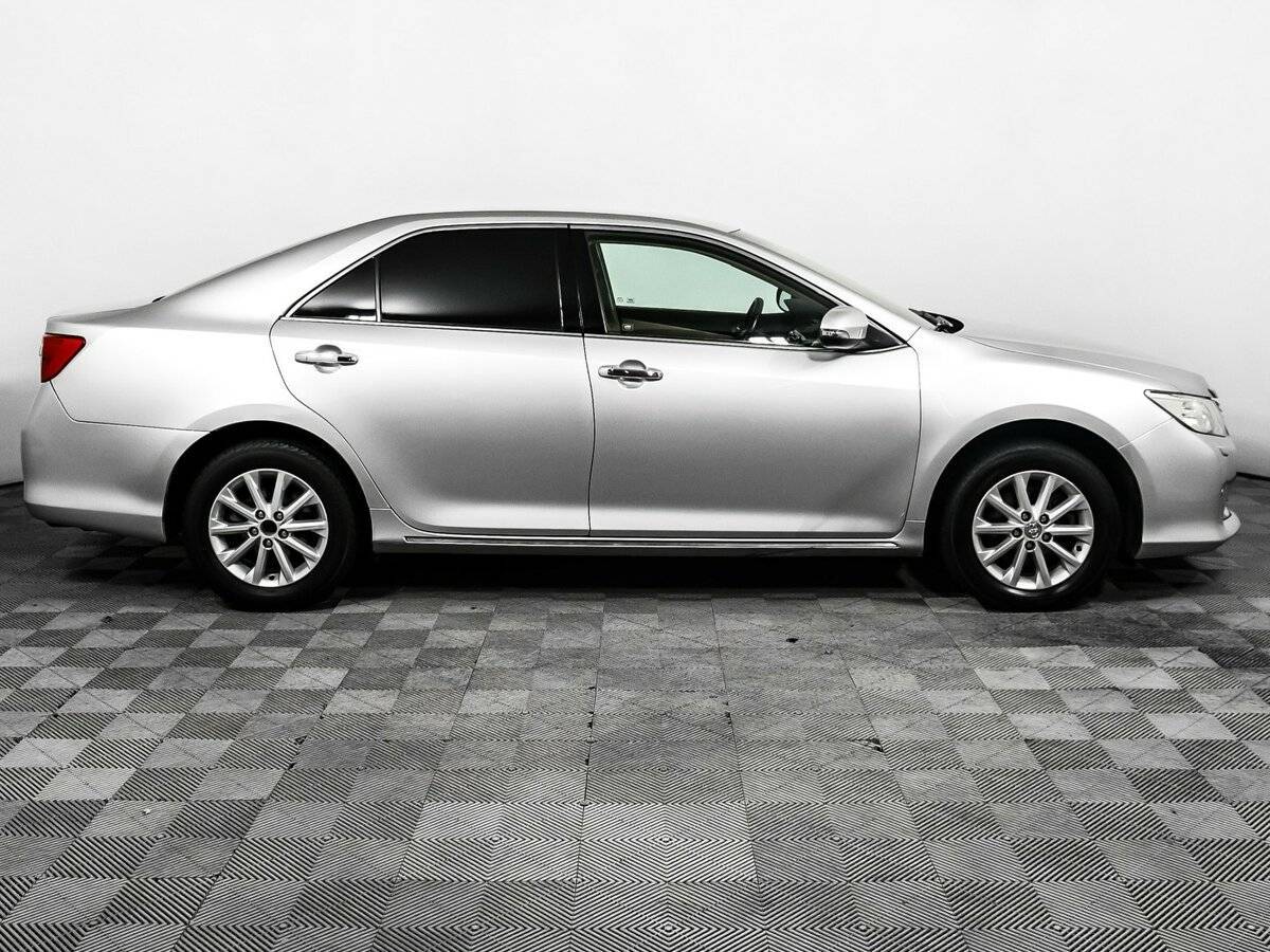 Купить Toyota Camry с пробегом. Фото: #3