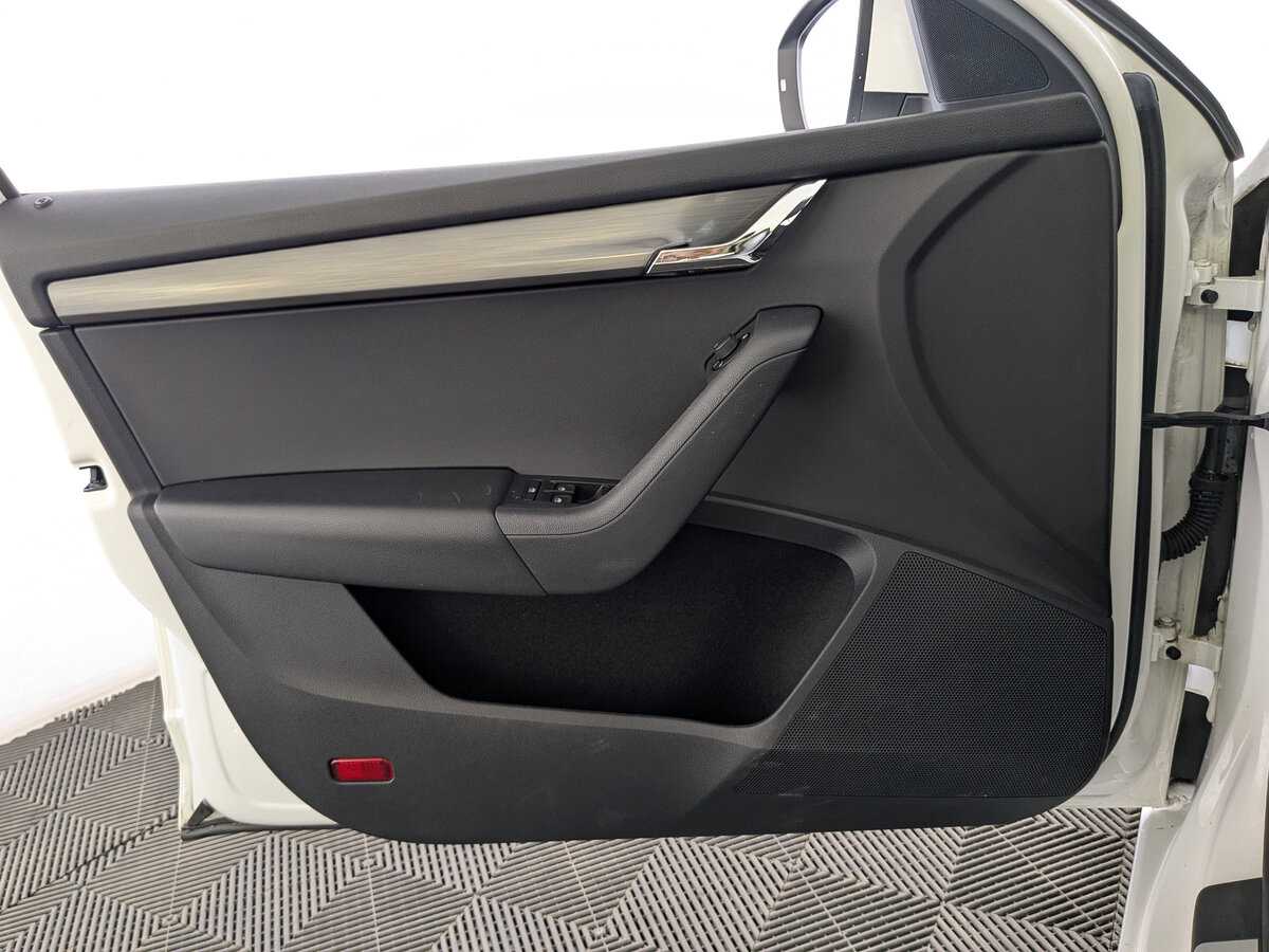 Купить Skoda Octavia с пробегом. Фото: #18