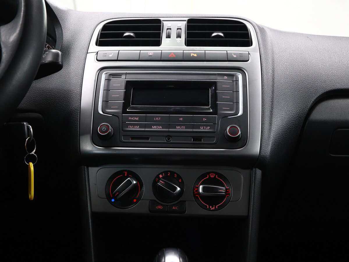 Купить Volkswagen Polo с пробегом. Фото: #11