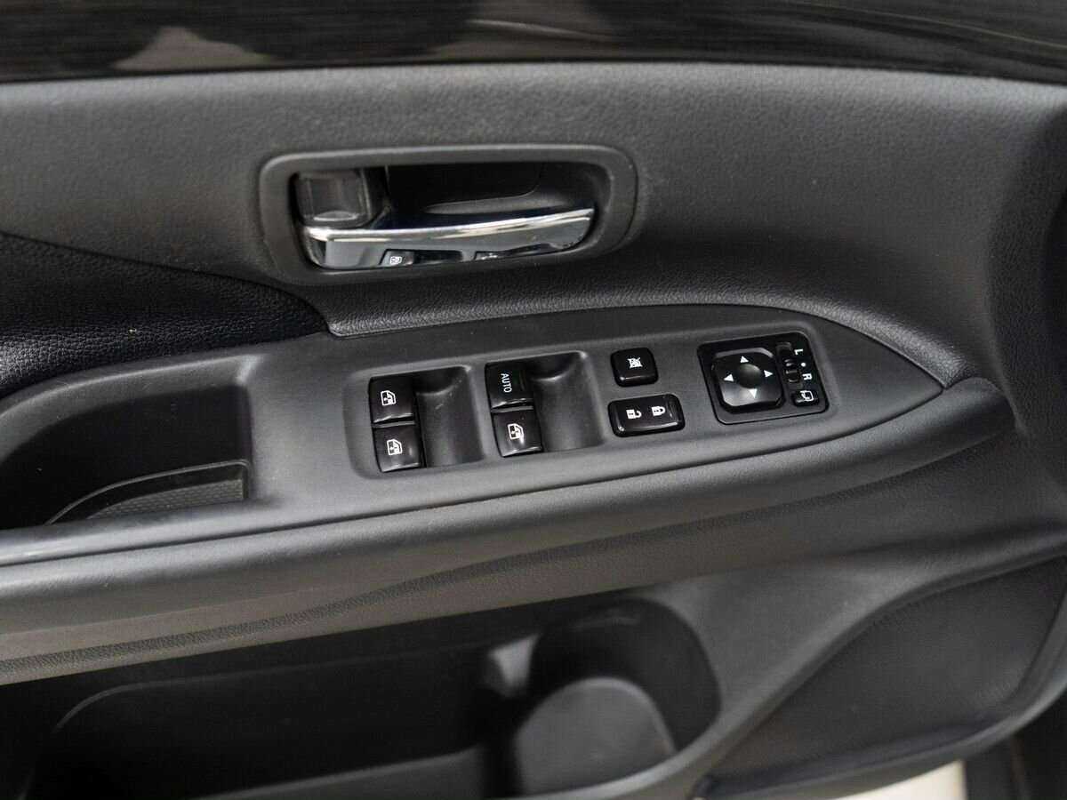 Купить Mitsubishi Outlander с пробегом. Фото: #13