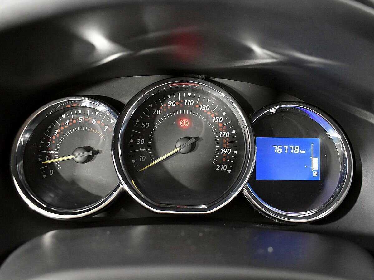 Купить Renault Sandero с пробегом. Фото: #11