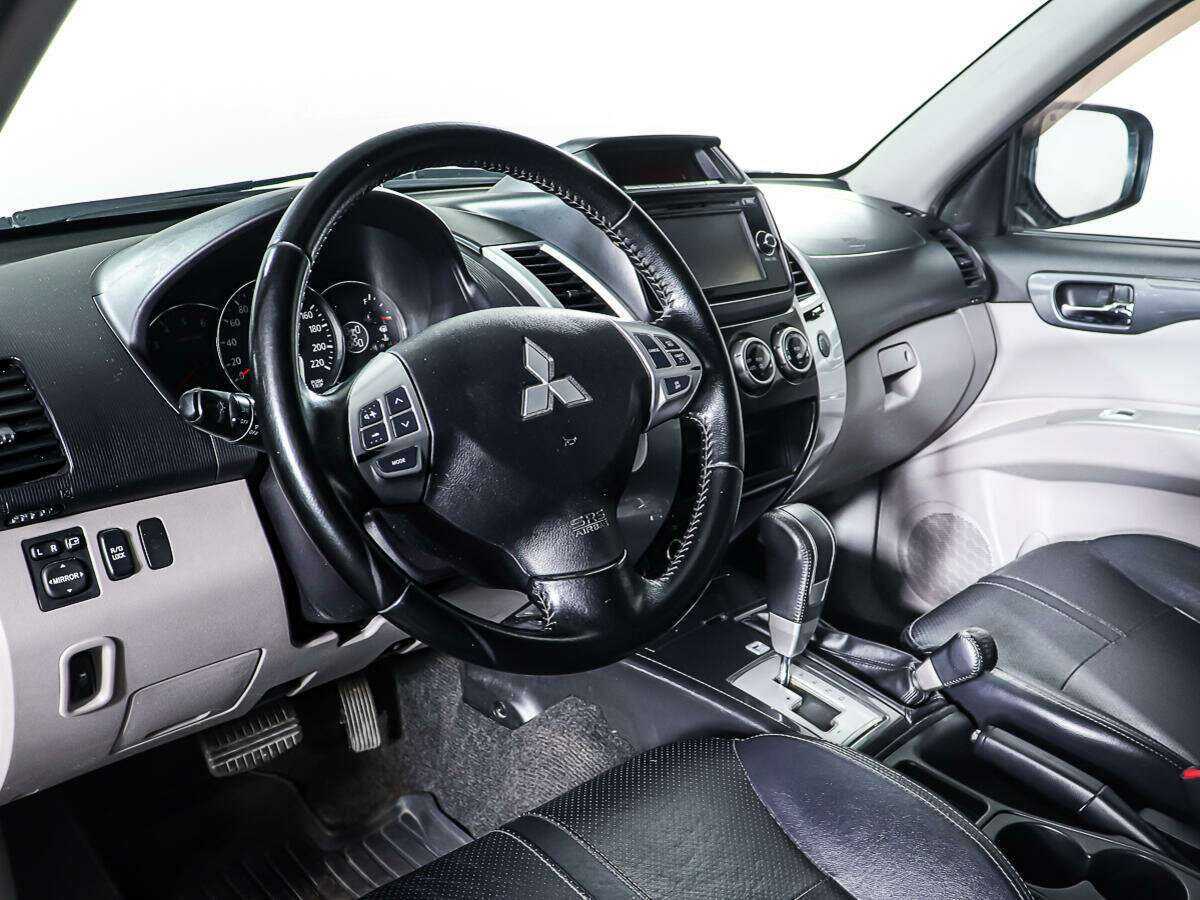 Купить Mitsubishi Pajero Sport с пробегом. Фото: #11