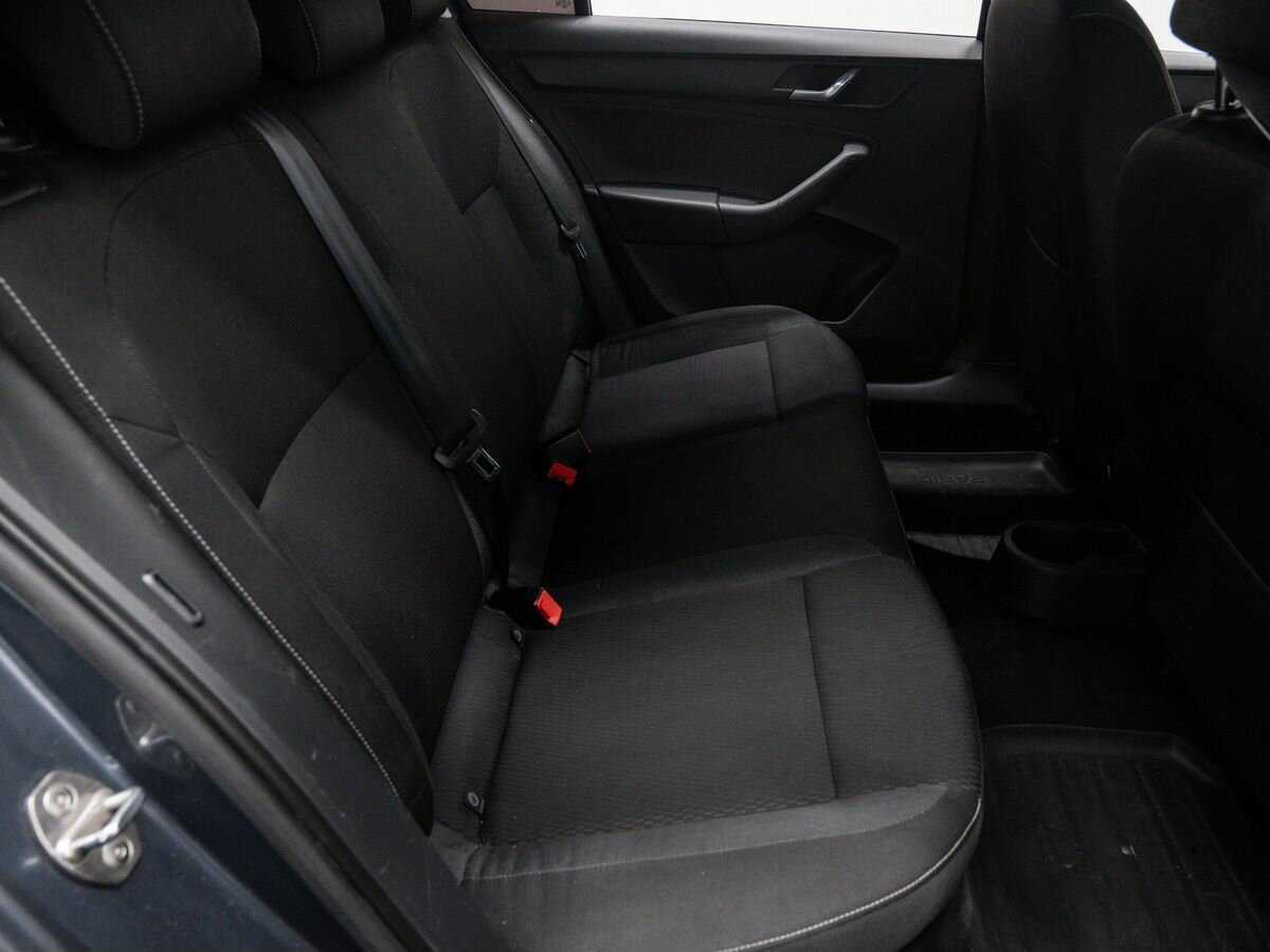 Купить Skoda Rapid с пробегом. Фото: #9