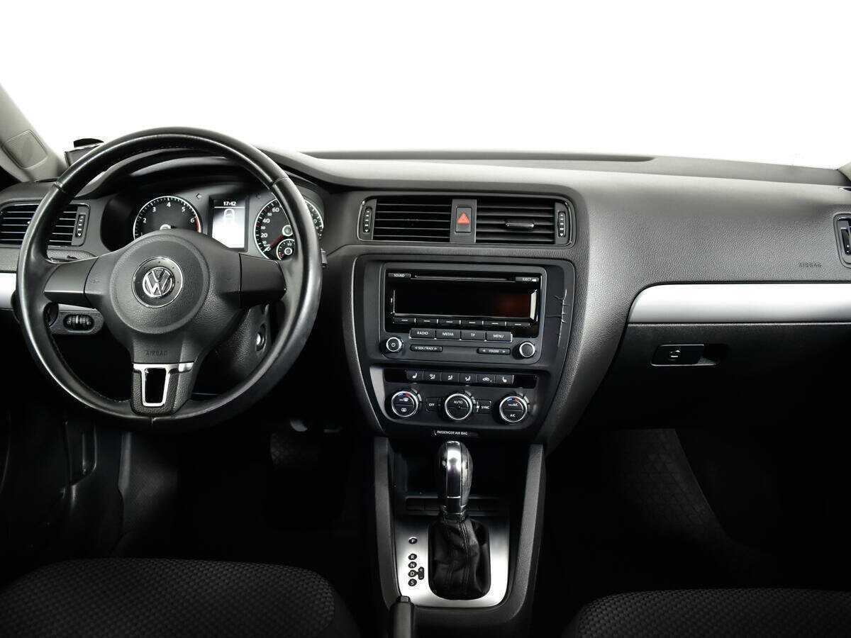 Купить Volkswagen Jetta с пробегом. Фото: #11