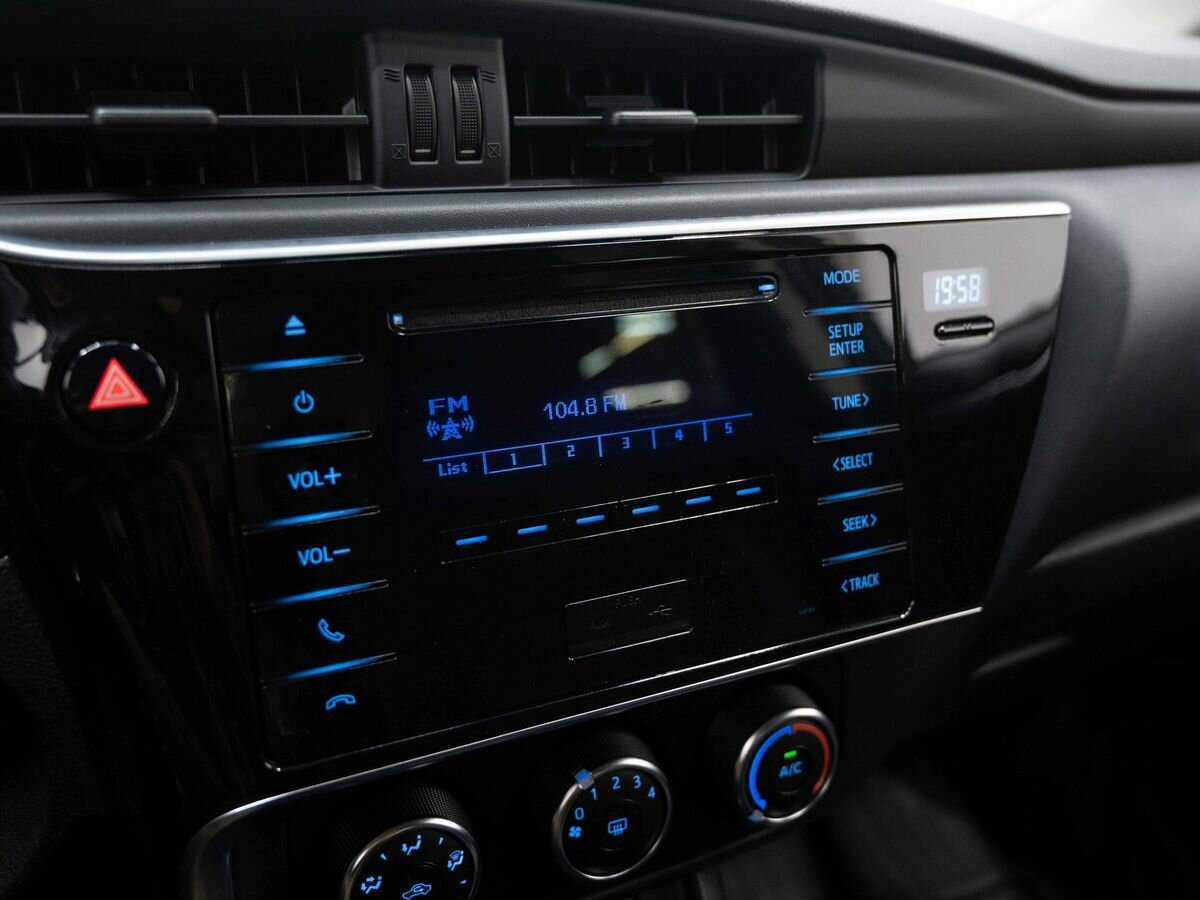 Купить Toyota Corolla с пробегом. Фото: #17