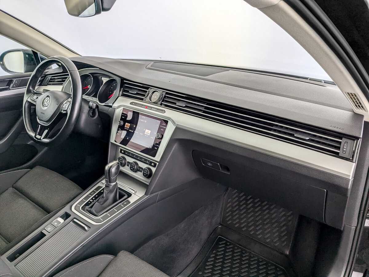 Купить Volkswagen Passat с пробегом. Фото: #8