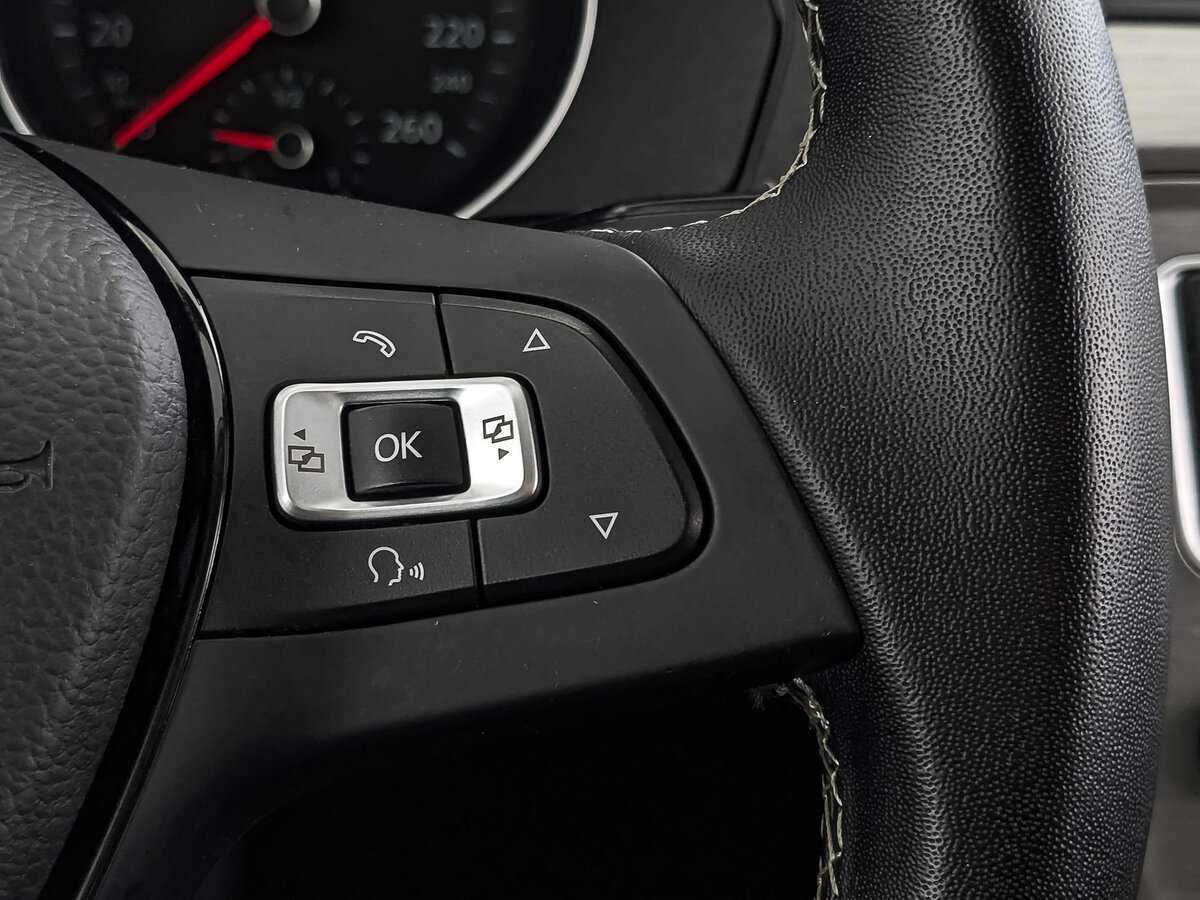 Купить Volkswagen Passat с пробегом. Фото: #27