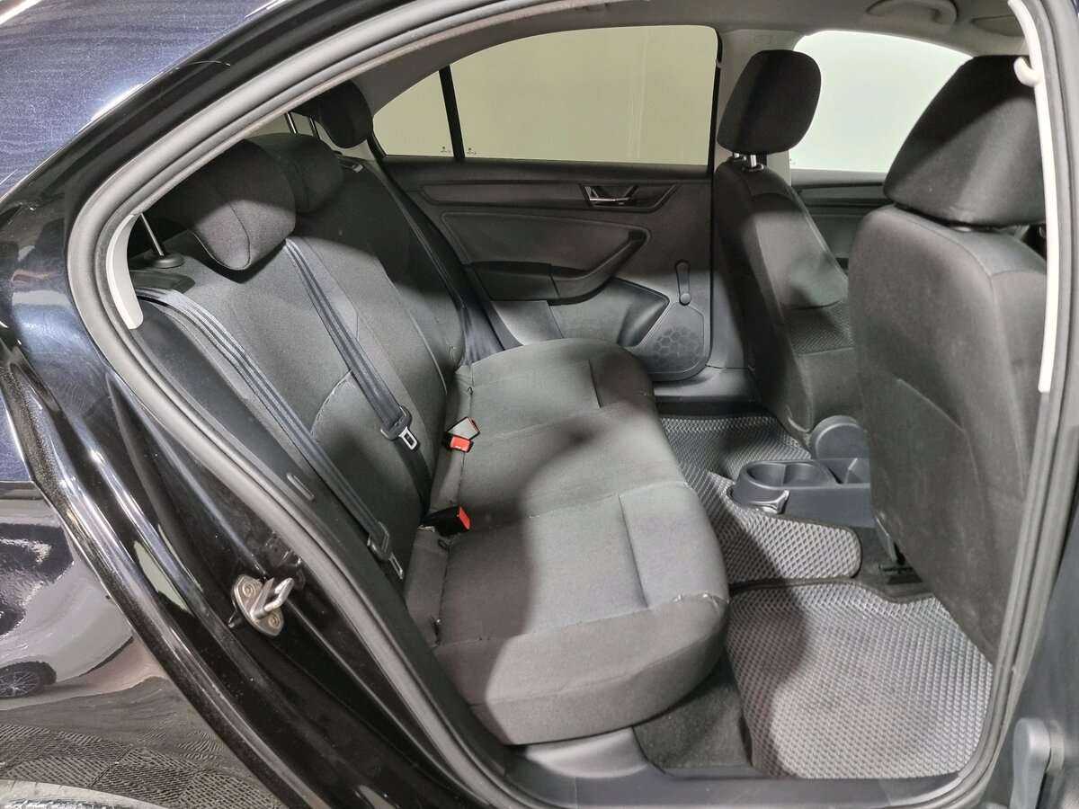 Купить Skoda Rapid с пробегом. Фото: #9